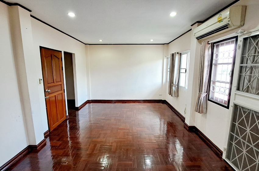 Townhouse in Sukhumvit 